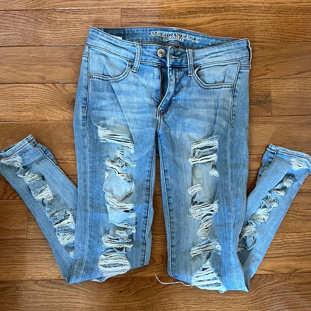American eagle distressed skinny jeans